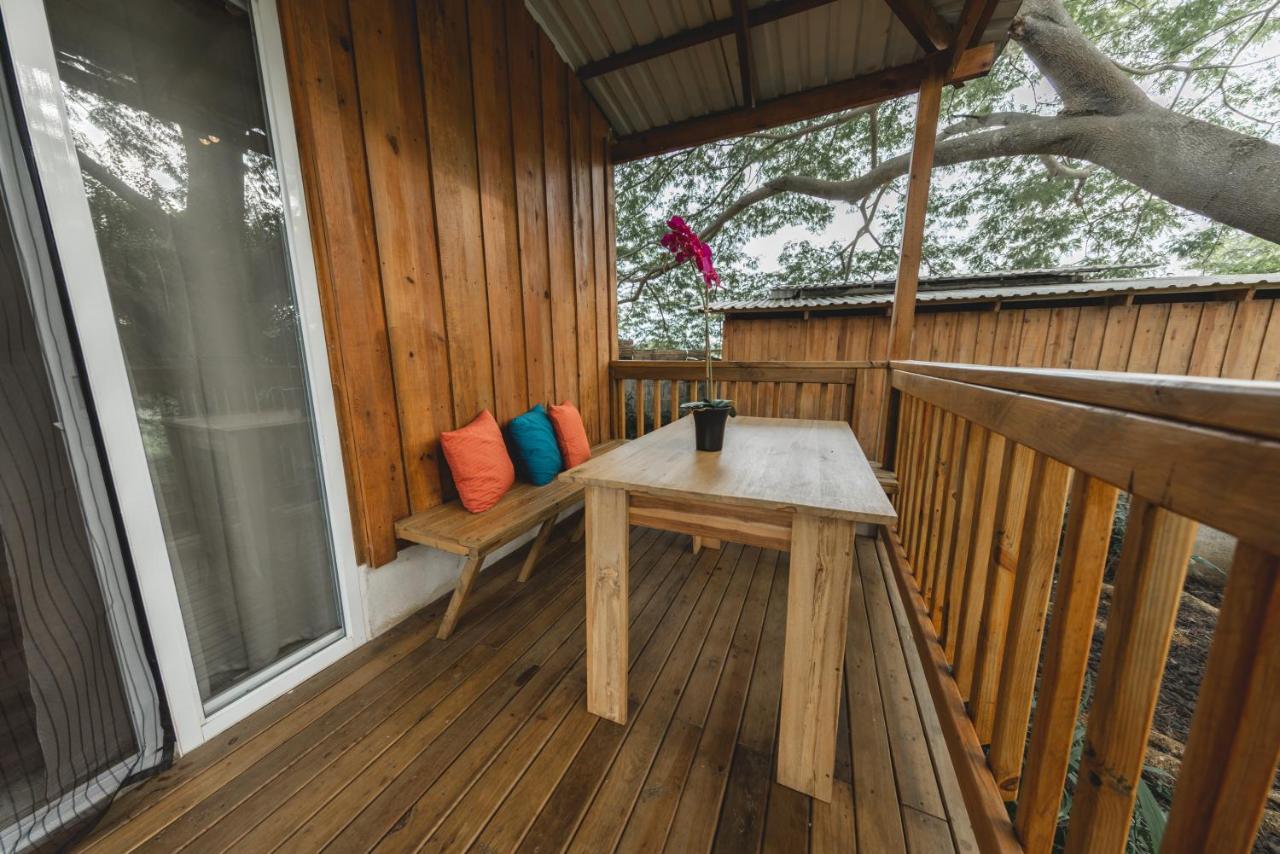 Calalas Lodge Nindiri Ngoại thất bức ảnh