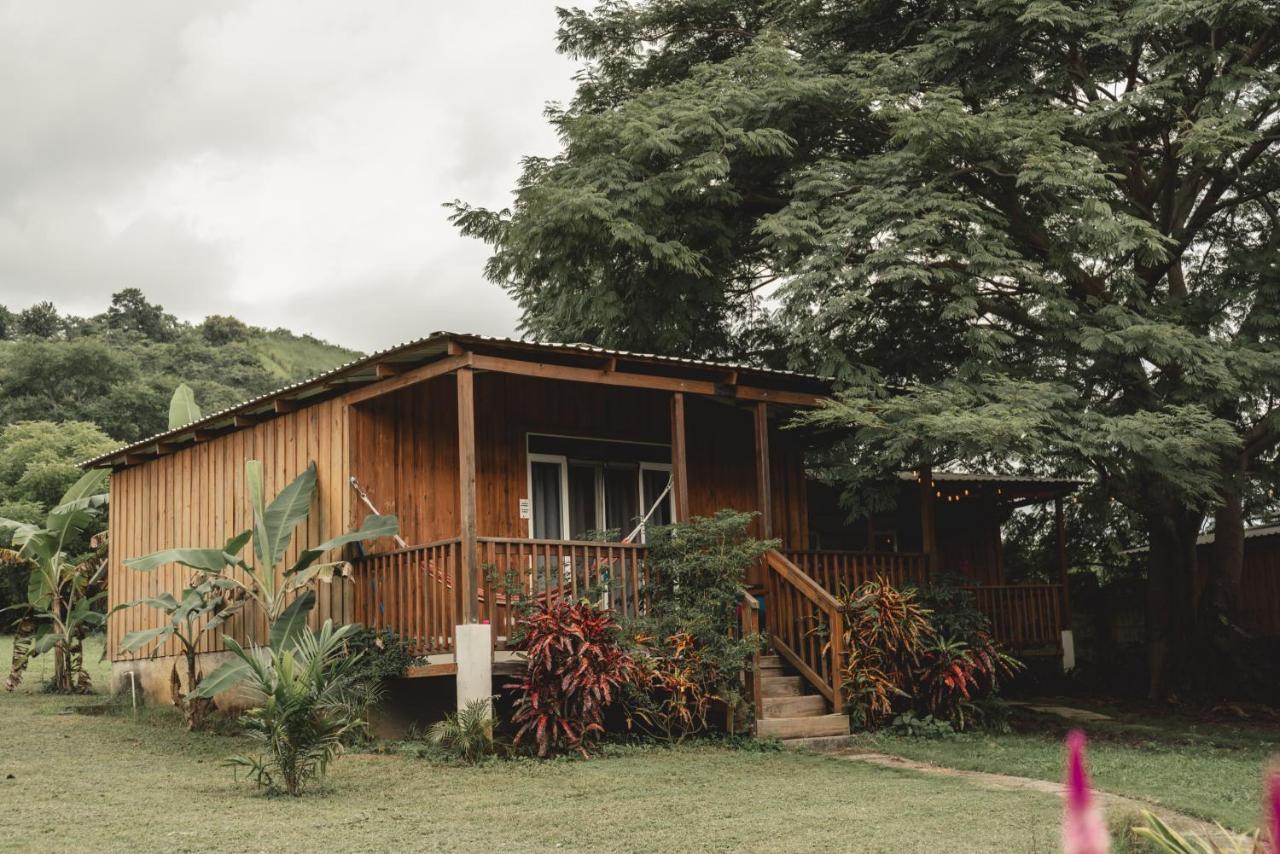 Calalas Lodge Nindiri Ngoại thất bức ảnh