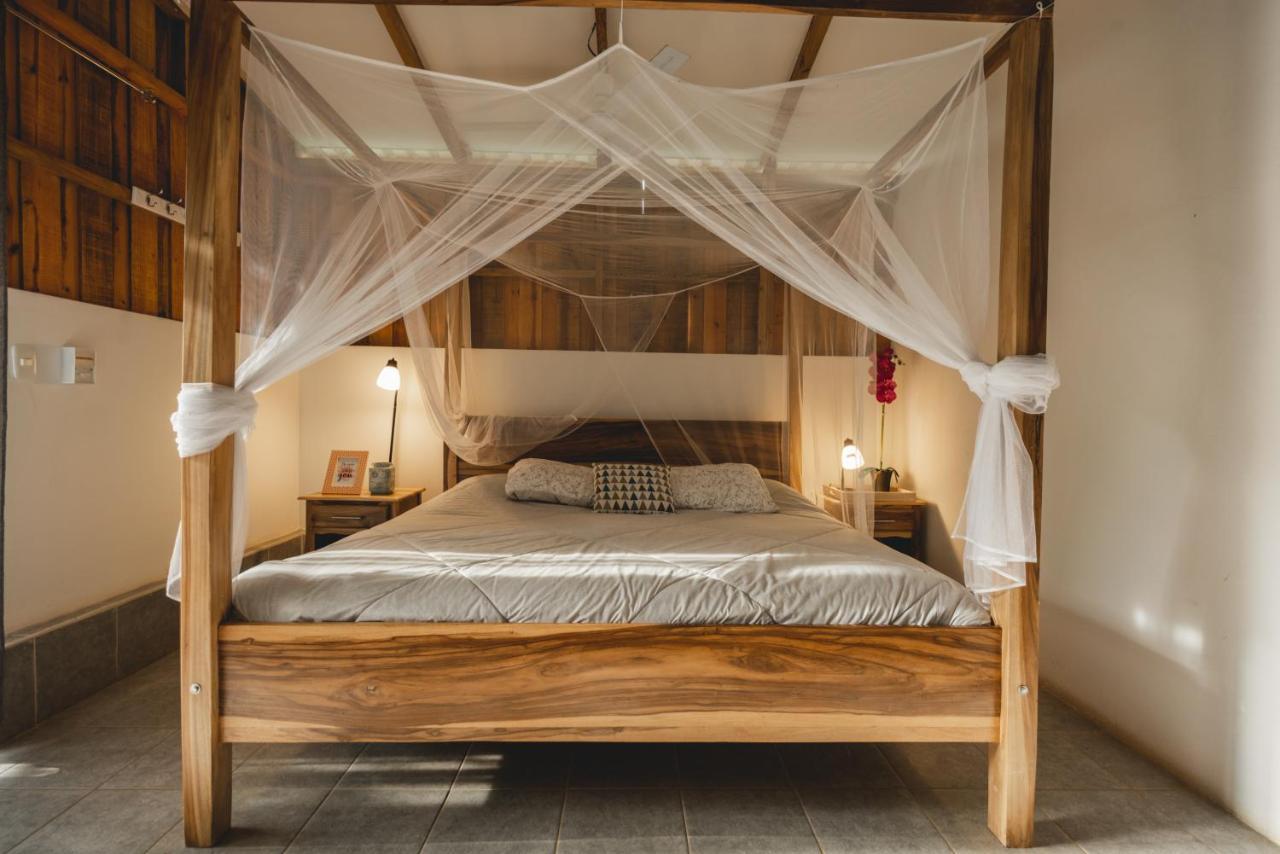 Calalas Lodge Nindiri Ngoại thất bức ảnh