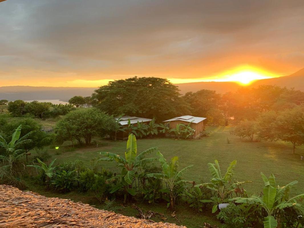 Calalas Lodge Nindiri Ngoại thất bức ảnh